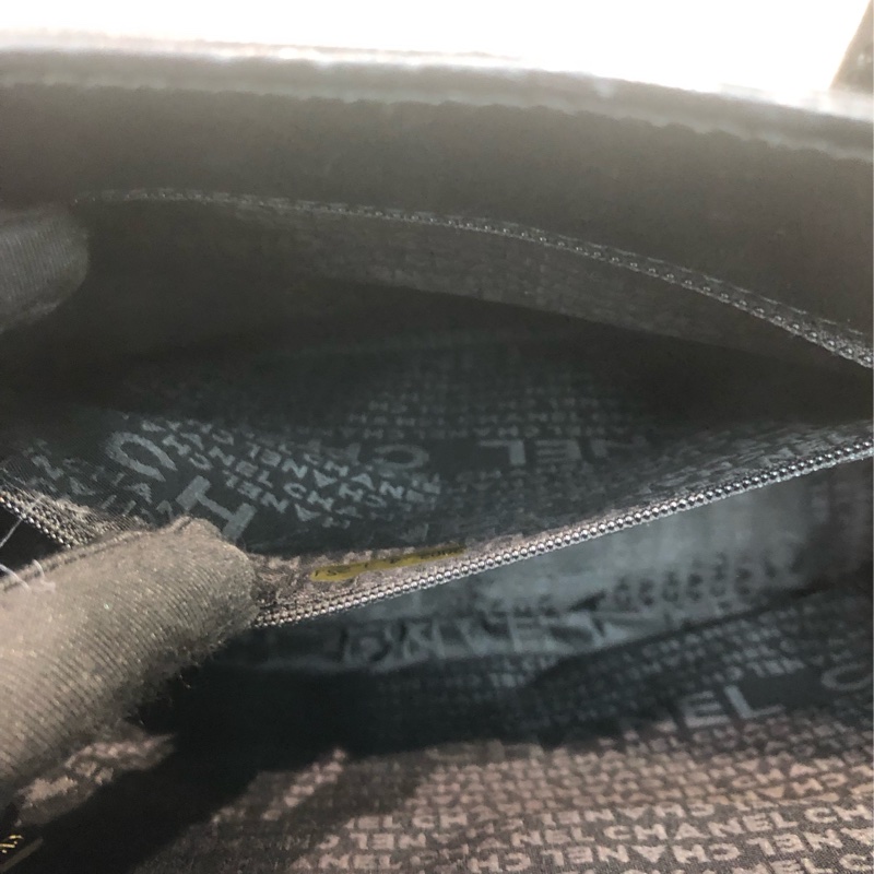 Chanel 黑色冰格方形手挽袋 XB940-16