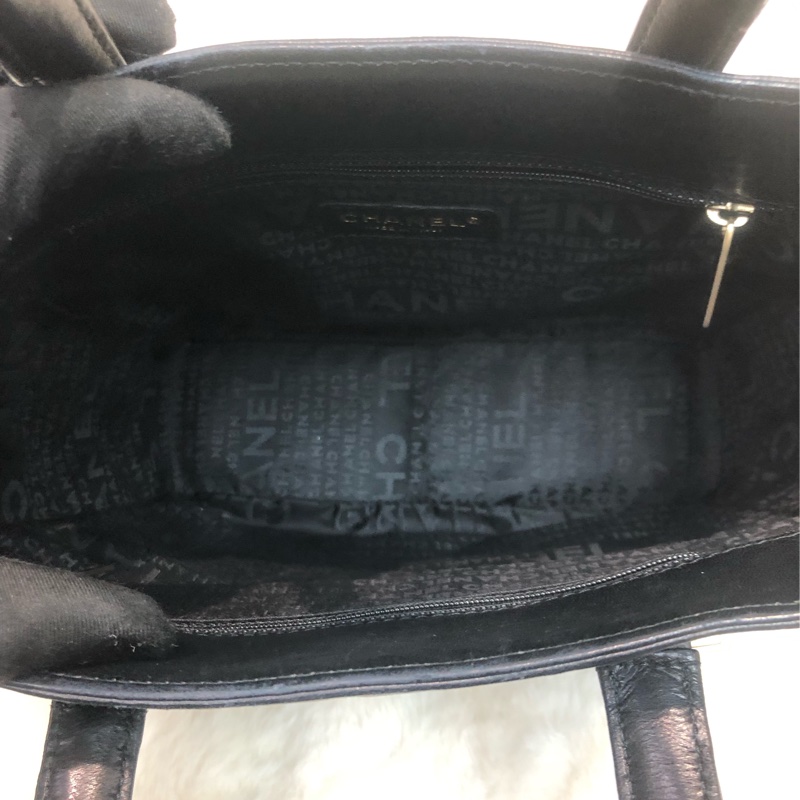 Chanel 黑色冰格方形手挽袋 XB940-17