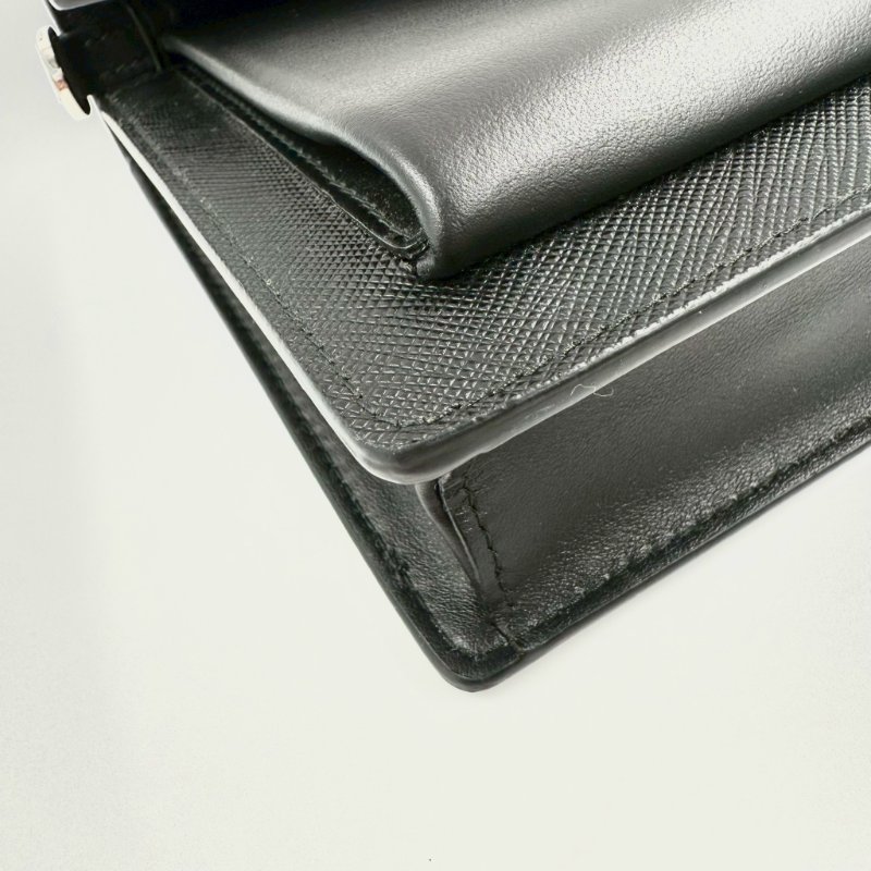 PRADA黑色牛皮銀釦信封下蓋斜背包1BP020-7