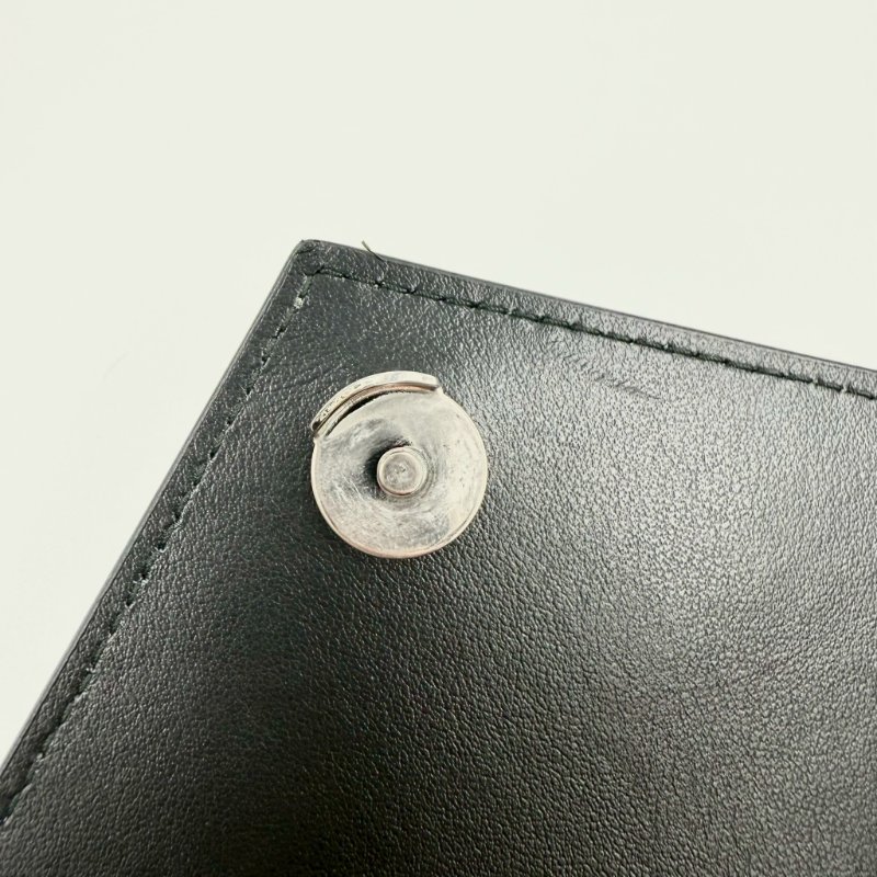 PRADA黑色牛皮銀釦信封下蓋斜背包1BP020-12