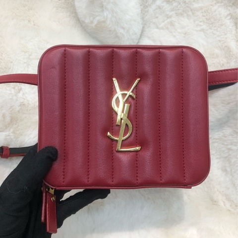 YSL 紅色直紋方形腰包 XC165