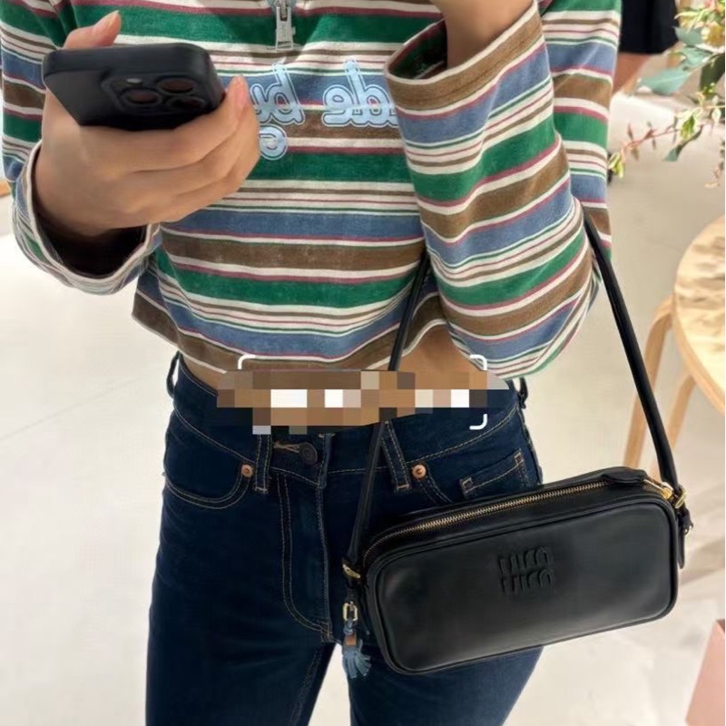 促銷品 Miu Miu 皮革手提袋-4