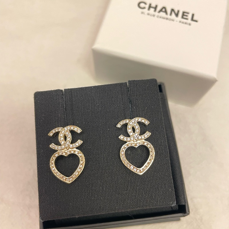 Chanel愛心鏤空耳環-1