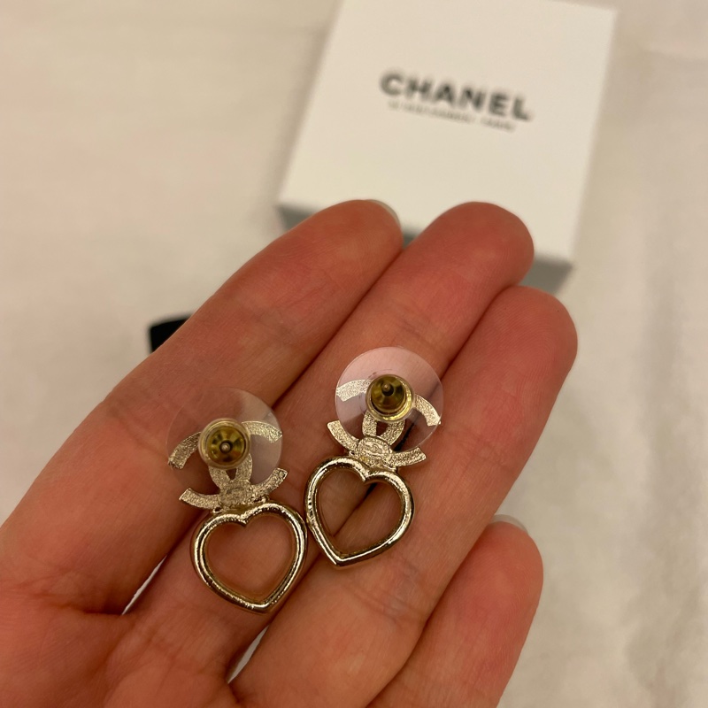Chanel愛心鏤空耳環-2