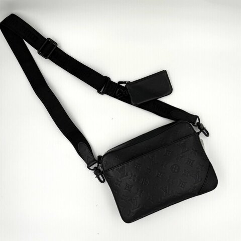 LV黑色壓紋牛皮duo二合一郵差包M69827