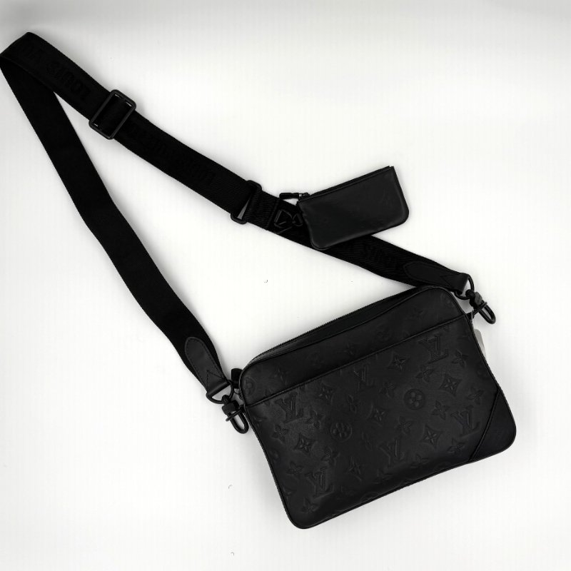 LV黑色壓紋牛皮duo二合一郵差包M69827-0