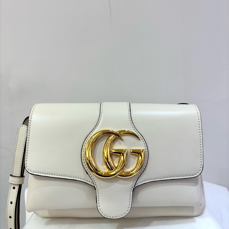 GUCCI白牛皮Marmont掀蓋式斜背包-1