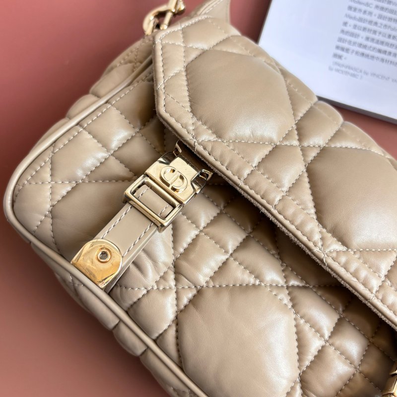 ::CHRISTIAN DIOR:: DiorCamp 奶茶色皮革黛妃雙釦掀蓋橫式郵差包-2