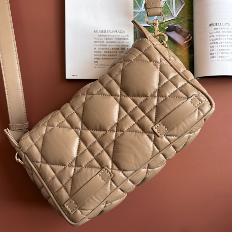 ::CHRISTIAN DIOR:: DiorCamp 奶茶色皮革黛妃雙釦掀蓋橫式郵差包-3