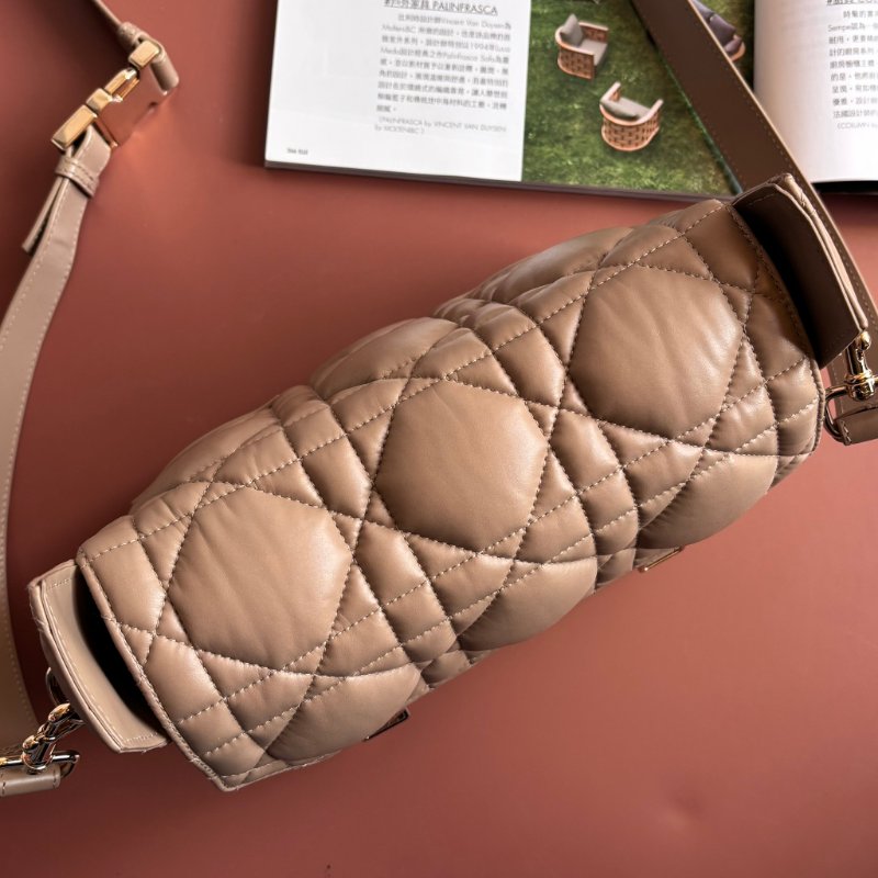 ::CHRISTIAN DIOR:: DiorCamp 奶茶色皮革黛妃雙釦掀蓋橫式郵差包-24