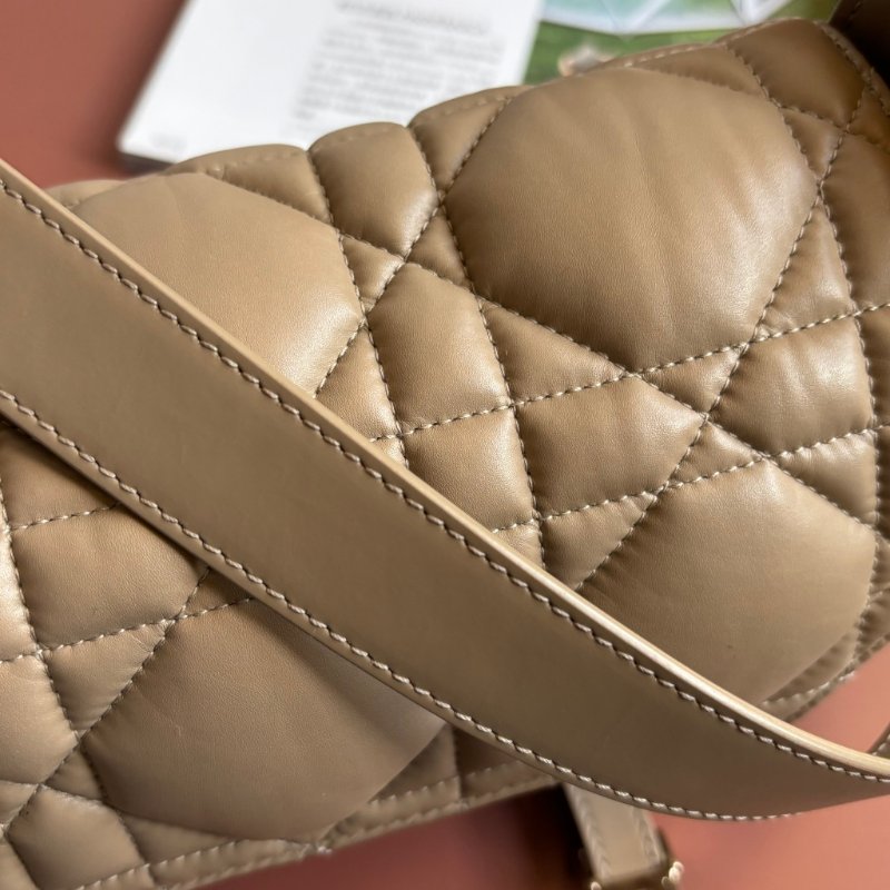 ::CHRISTIAN DIOR:: DiorCamp 奶茶色皮革黛妃雙釦掀蓋橫式郵差包-29