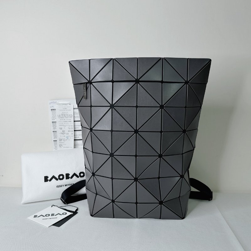 BAOBAO 三宅一生BLOCKY霧面炭灰後背包-0