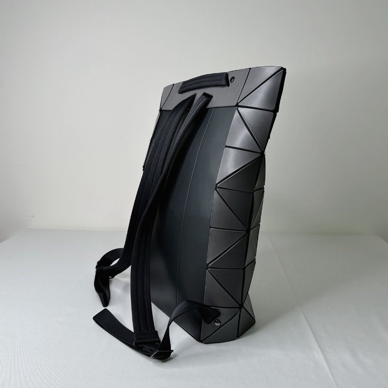 BAOBAO 三宅一生BLOCKY霧面炭灰後背包-4