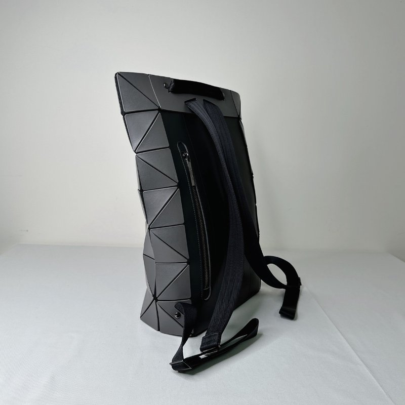 BAOBAO 三宅一生BLOCKY霧面炭灰後背包-5