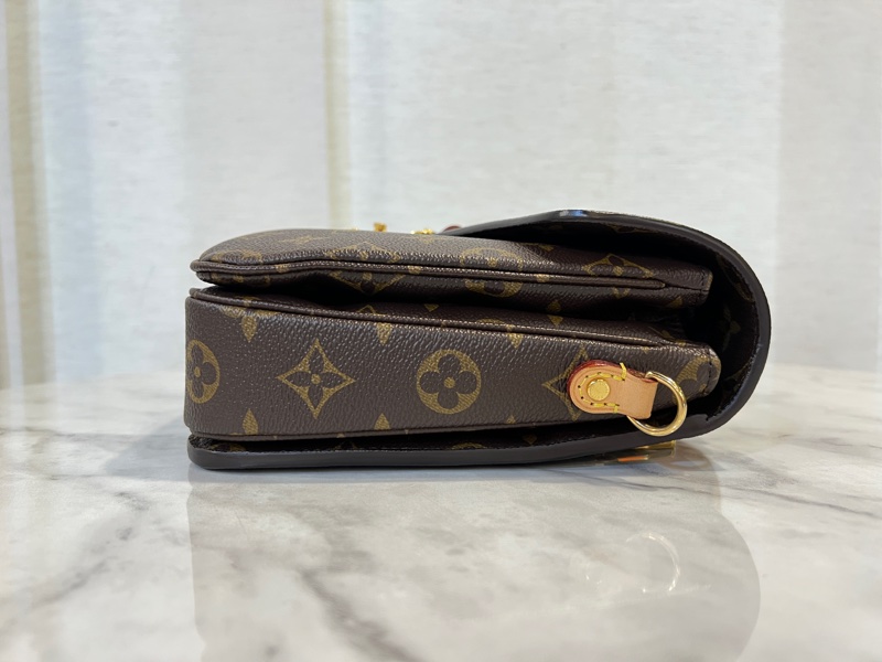 LV原花金釦Pochette Metis手提斜背郵差包-3
