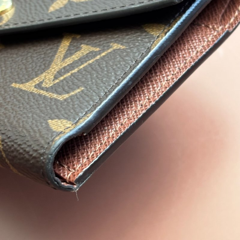 ::LOUIS VUITTON:: LV M62472 Victorine經典花紋內咖色皮革三折短夾-21