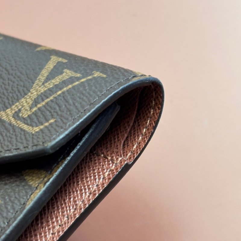 ::LOUIS VUITTON:: LV M62472 Victorine經典花紋內咖色皮革三折短夾-22