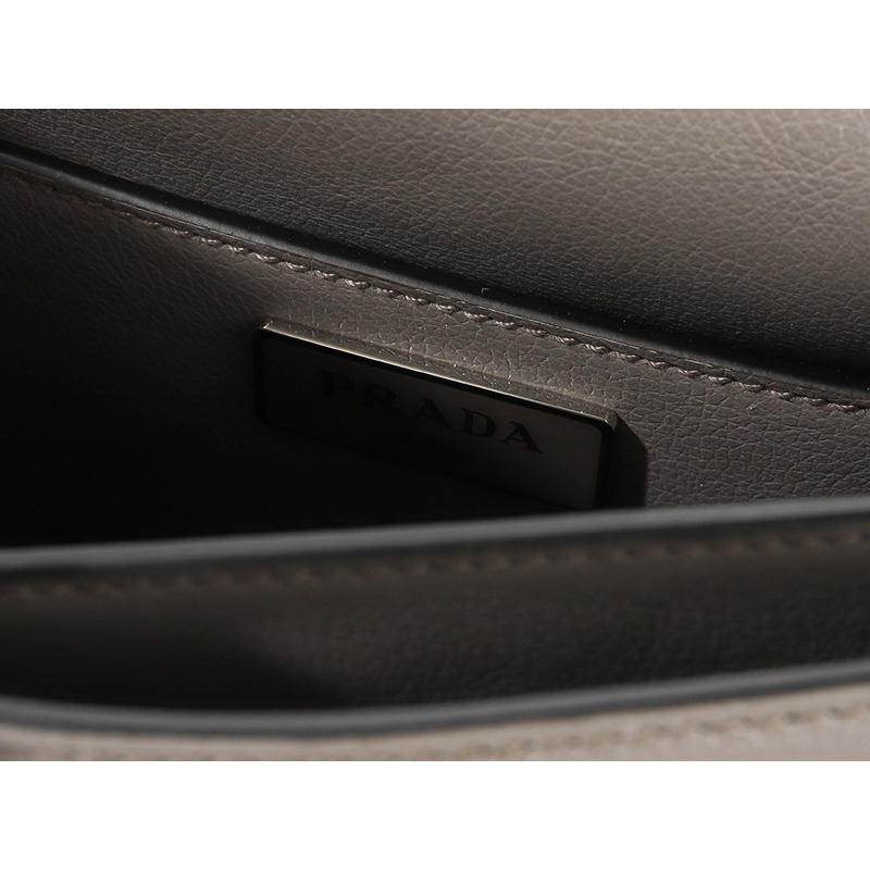 PRADA 24FW 女士斜背包 (1BD296 2EBJ F0572)-17