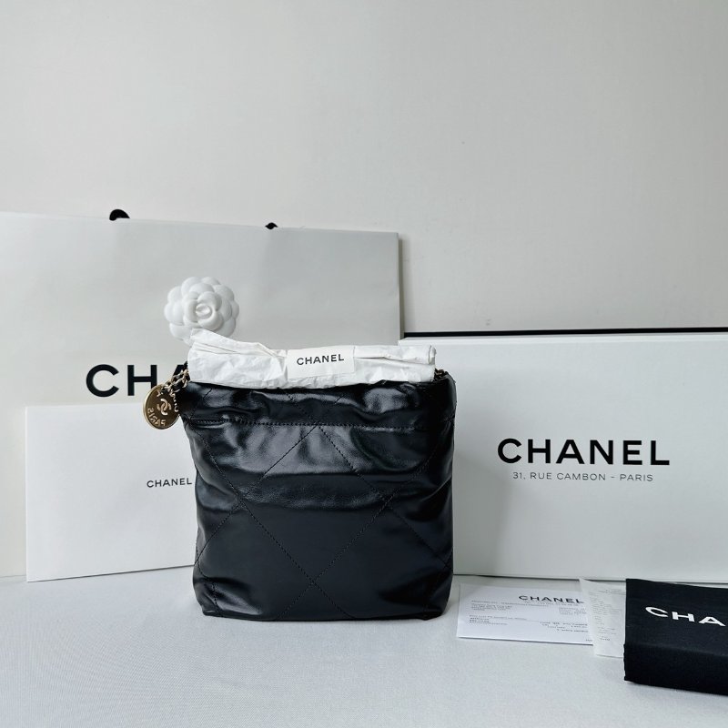 CHANEL 全新黑金mini 22包-2