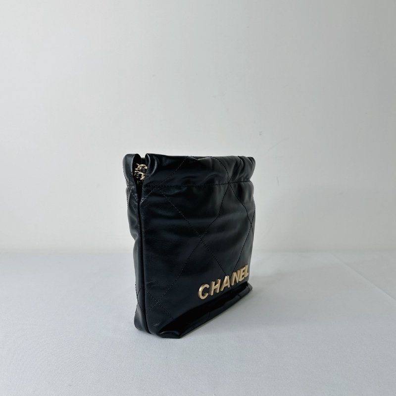 CHANEL 全新黑金mini 22包-4