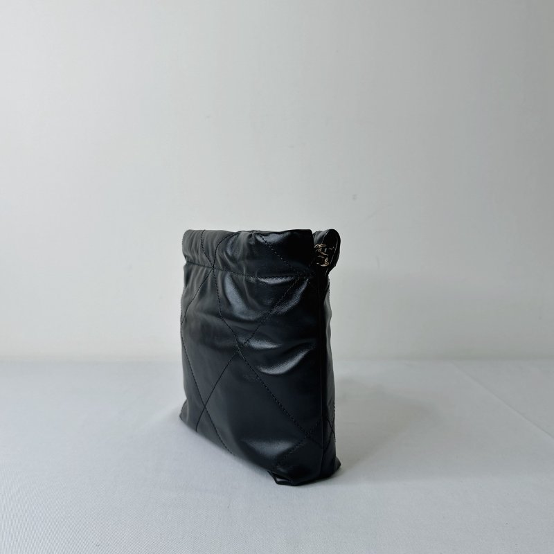 CHANEL 全新黑金mini 22包-5