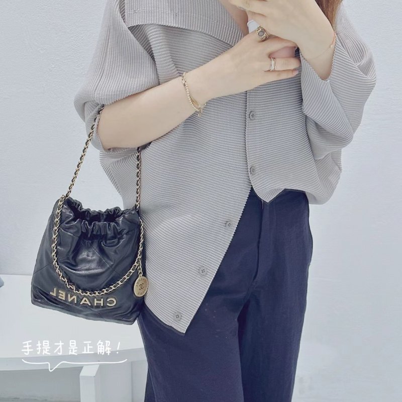 CHANEL 全新黑金mini 22包-0