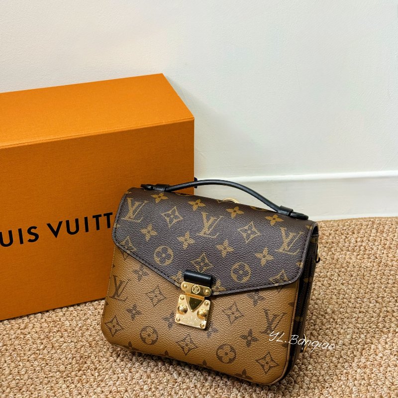 LV雙色原花Pochette Metis 郵差後背包M11941-0