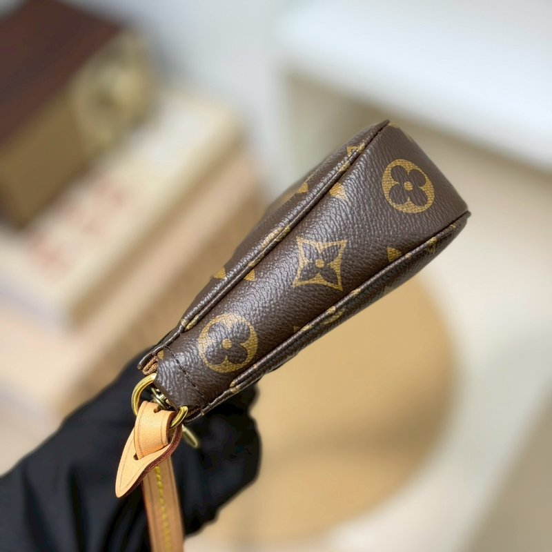 (贈送長金鍊✨可斜背)🏷LV 路易威登.大麻將 M40712-3