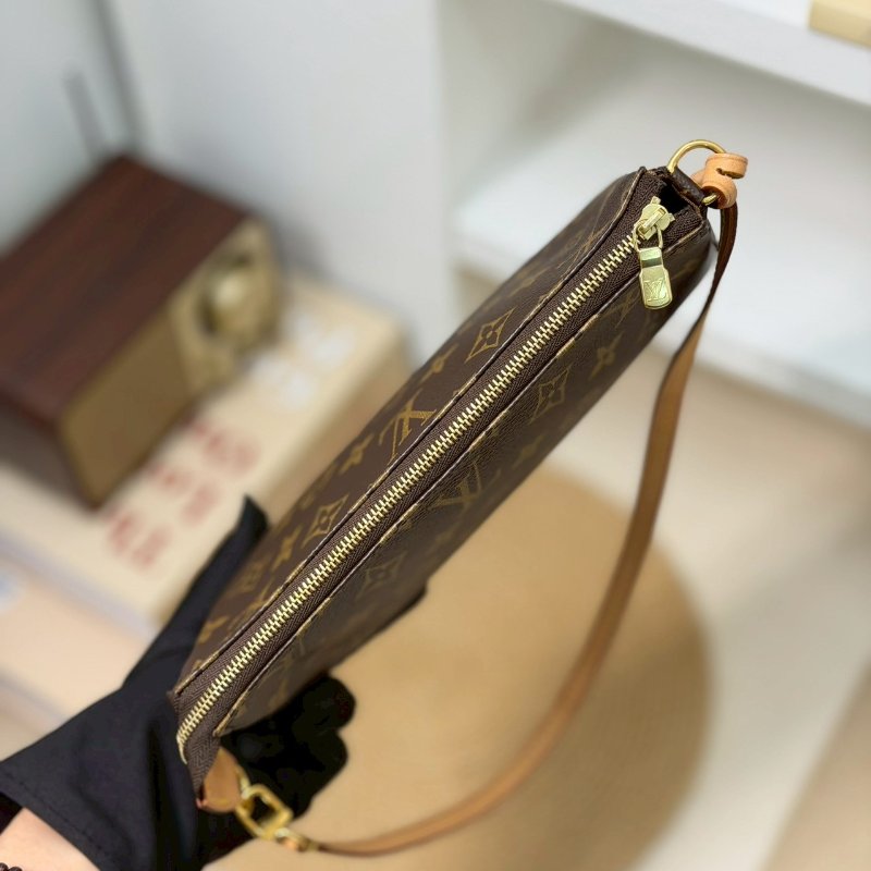 (贈送長金鍊✨可斜背)🏷LV 路易威登.大麻將 M40712-9