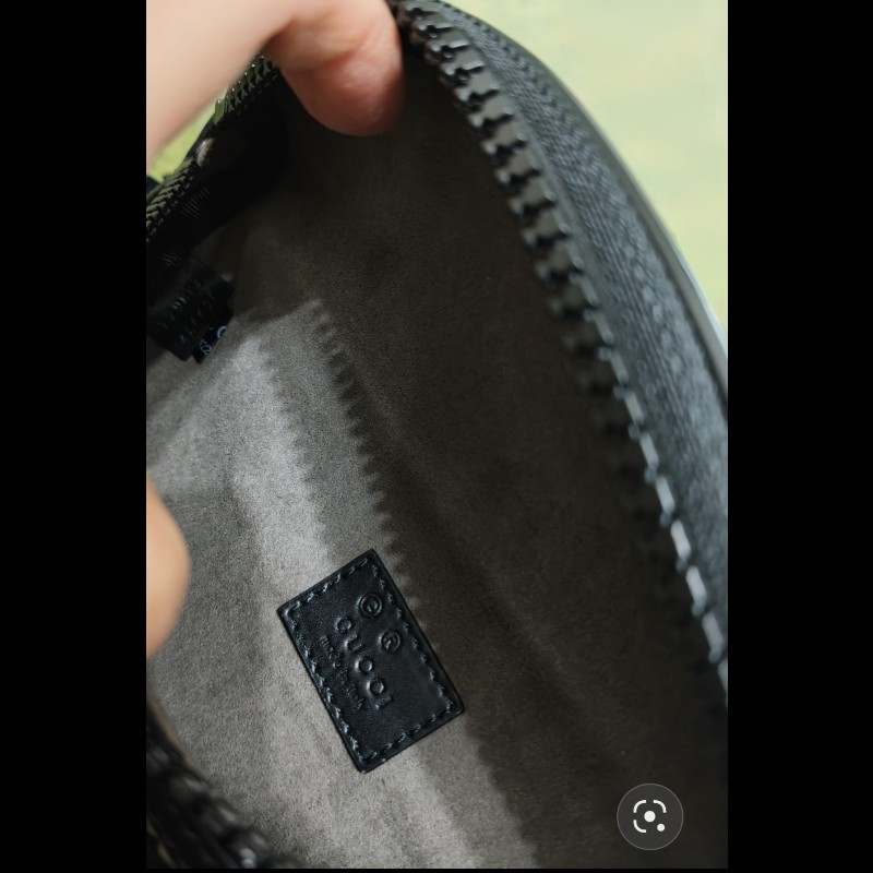 GUCCI 古馳 GUCCI經典LOGO拉鍊印花PVC胸腰包(黑x烏木色)-3