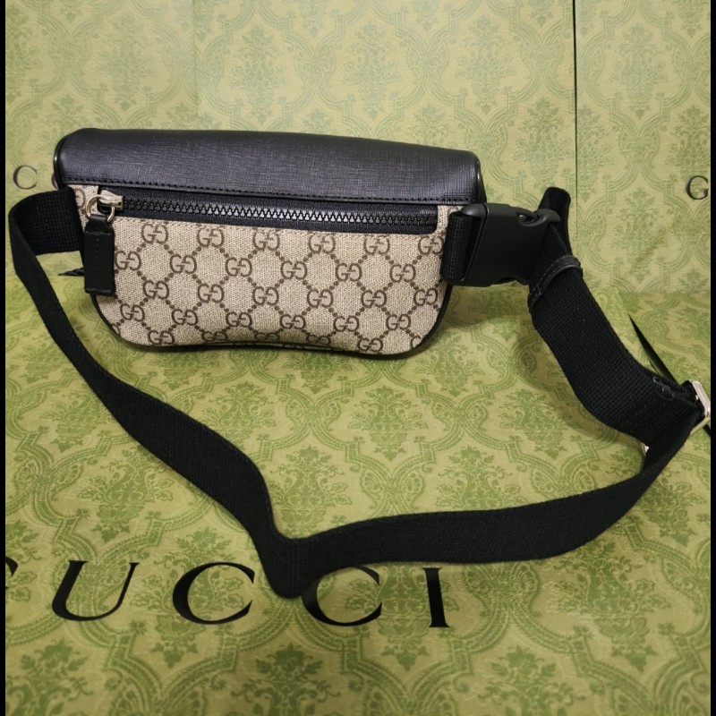 GUCCI 古馳 GUCCI經典LOGO拉鍊印花PVC胸腰包(黑x烏木色)-1