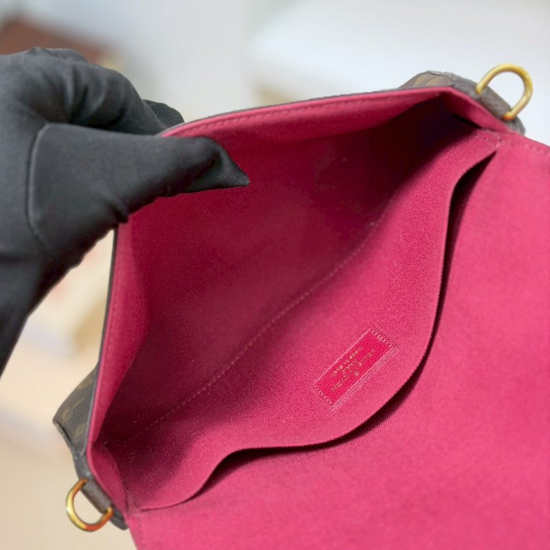 🏷LV 路易威登.Félicie Pochette 三合一 woc M81896-16