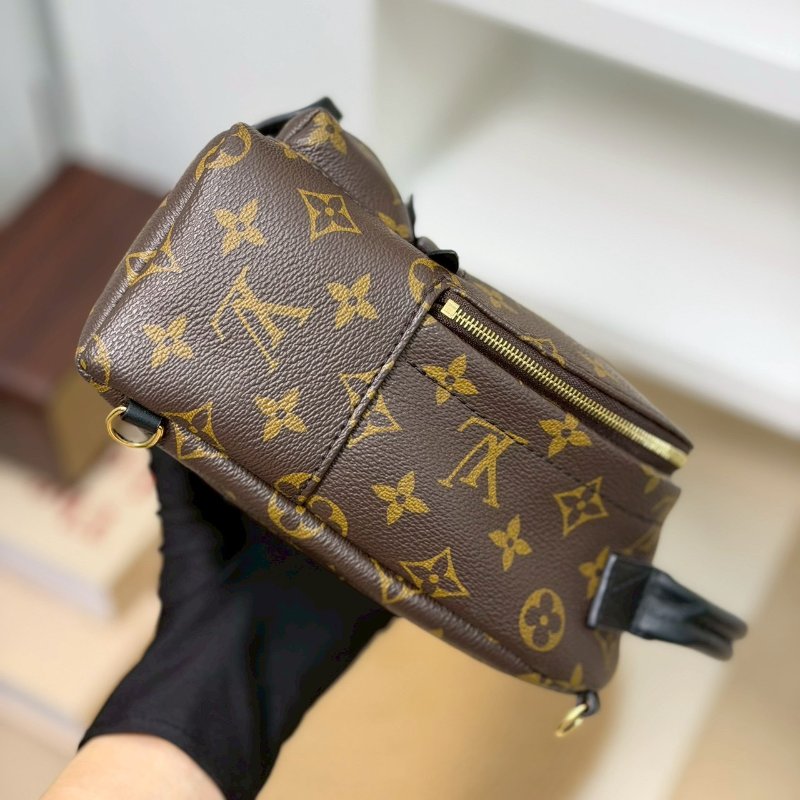 (近全新、送禮等級🤍)🏷LV 路易威登．Mini小書包 新款拉鍊 芯片款 M44873-3