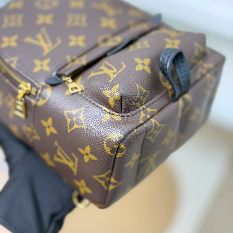 (近全新、送禮等級🤍)🏷LV 路易威登．Mini小書包 新款拉鍊 芯片款 M44873-4