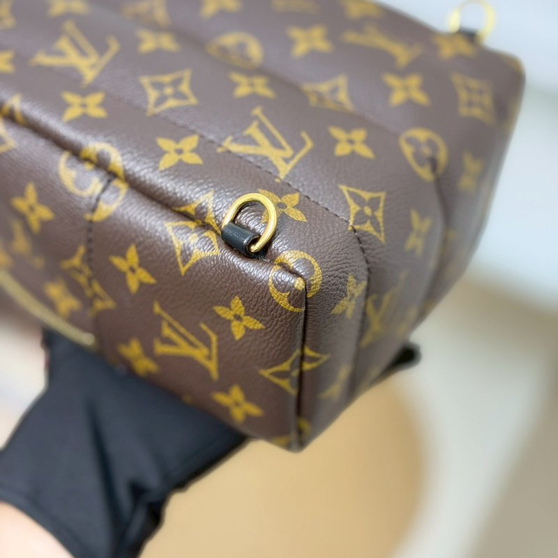 (近全新、送禮等級🤍)🏷LV 路易威登．Mini小書包 新款拉鍊 芯片款 M44873-6