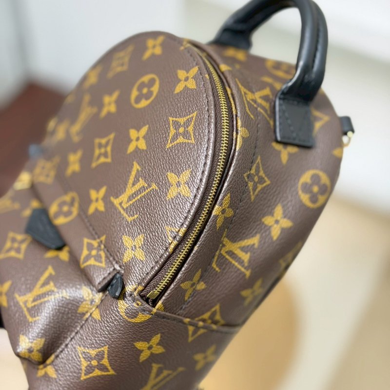 (近全新、送禮等級🤍)🏷LV 路易威登．Mini小書包 新款拉鍊 芯片款 M44873-12