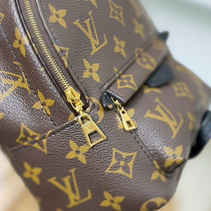 (近全新、送禮等級🤍)🏷LV 路易威登．Mini小書包 新款拉鍊 芯片款 M44873-13