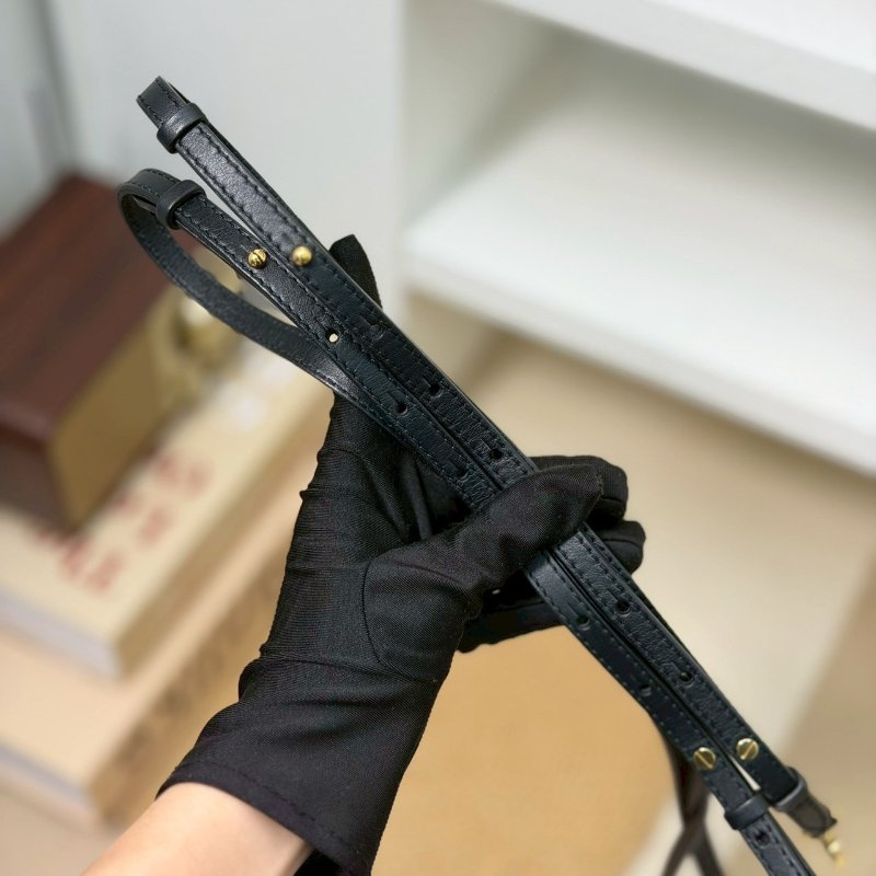 (近全新、送禮等級🤍)🏷LV 路易威登．Mini小書包 新款拉鍊 芯片款 M44873-16