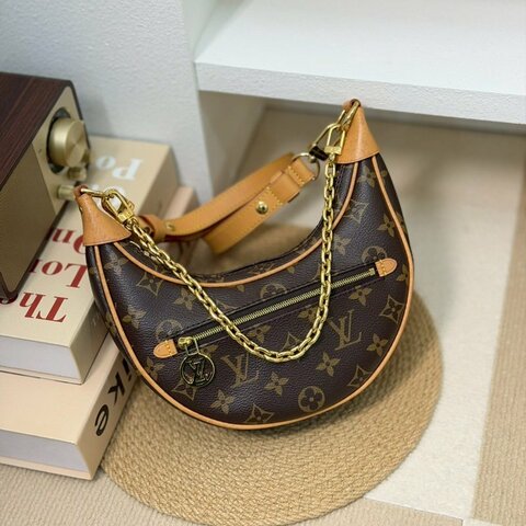 🏷LV 路易威登．Loop 月亮包/碗豆包 芯片款 M81098
