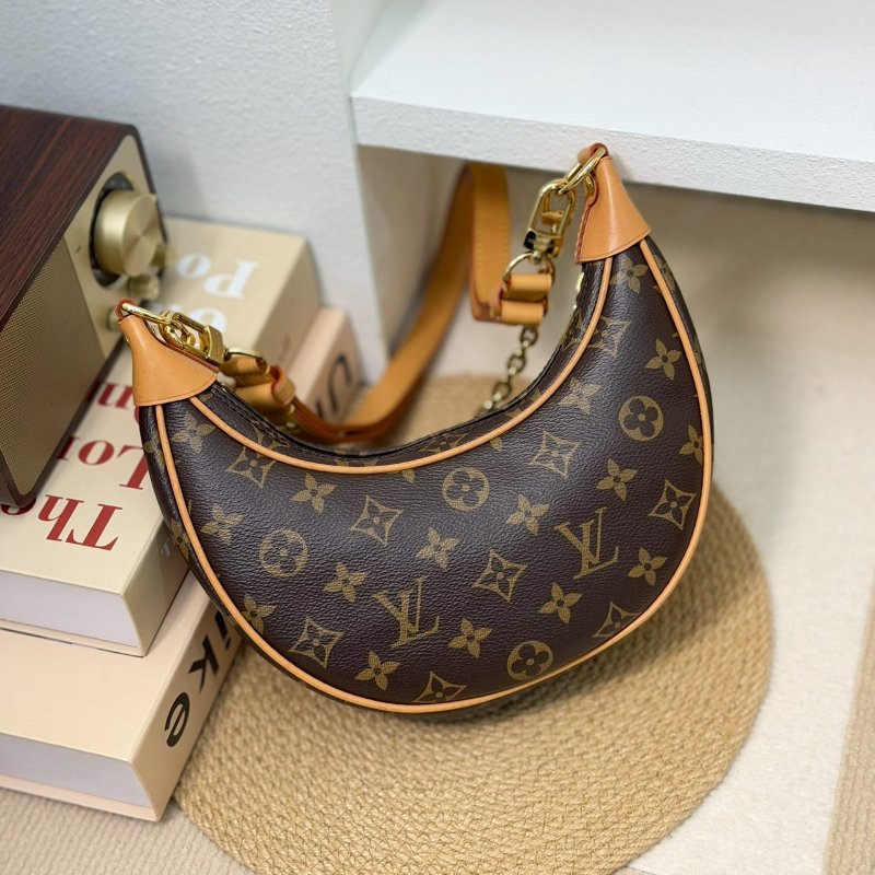 🏷LV 路易威登.Loop 月亮包/碗豆包 芯片款 M81098-1