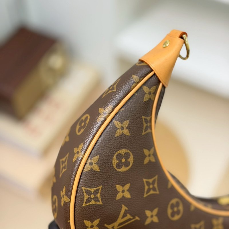 🏷LV 路易威登.Loop 月亮包/碗豆包 芯片款 M81098-10