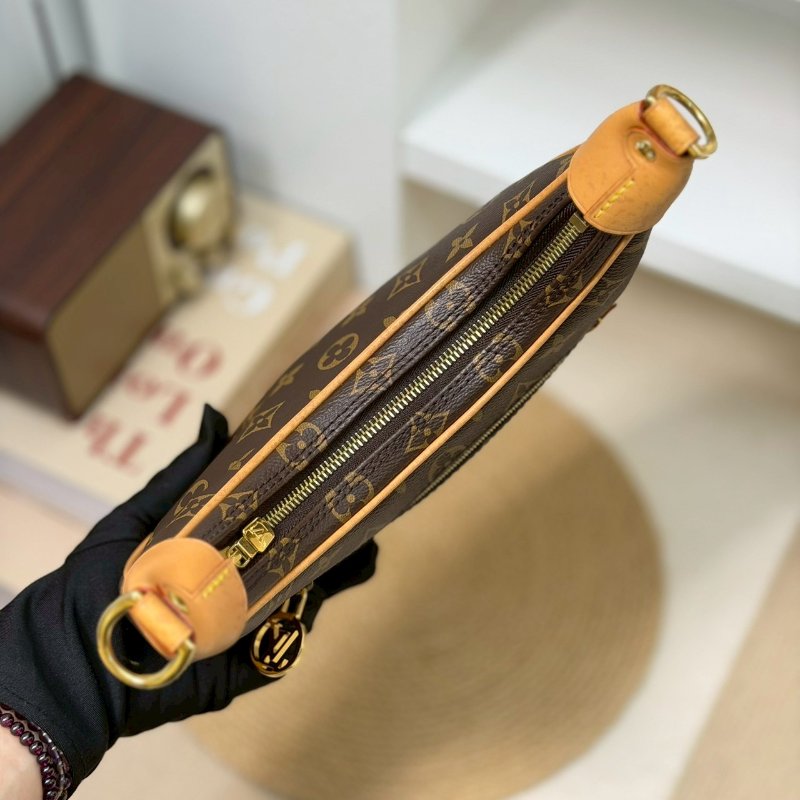 🏷LV 路易威登.Loop 月亮包/碗豆包 芯片款 M81098-13