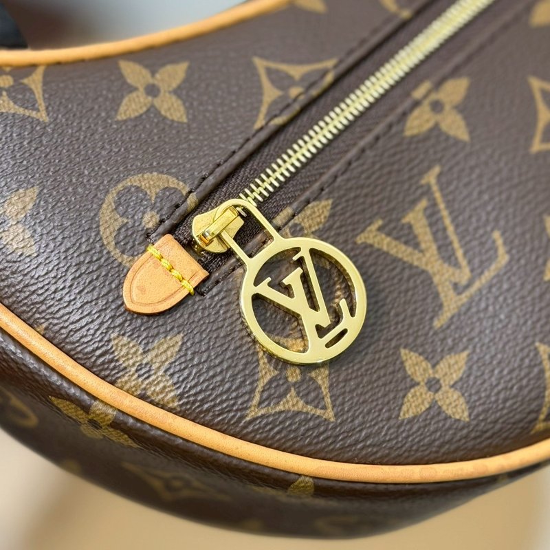 🏷LV 路易威登.Loop 月亮包/碗豆包 芯片款 M81098-16