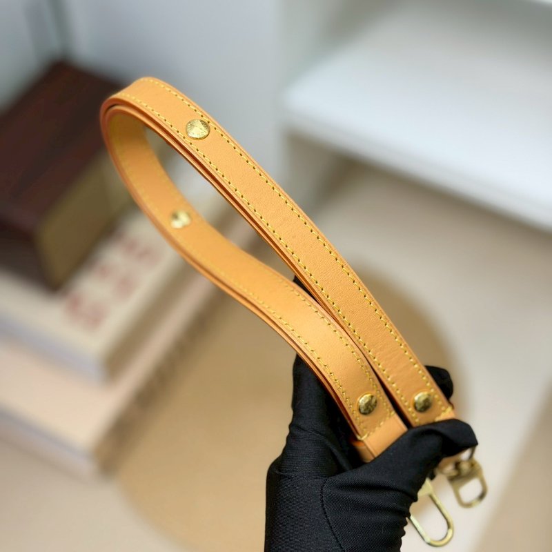 🏷LV 路易威登.Loop 月亮包/碗豆包 芯片款 M81098-19