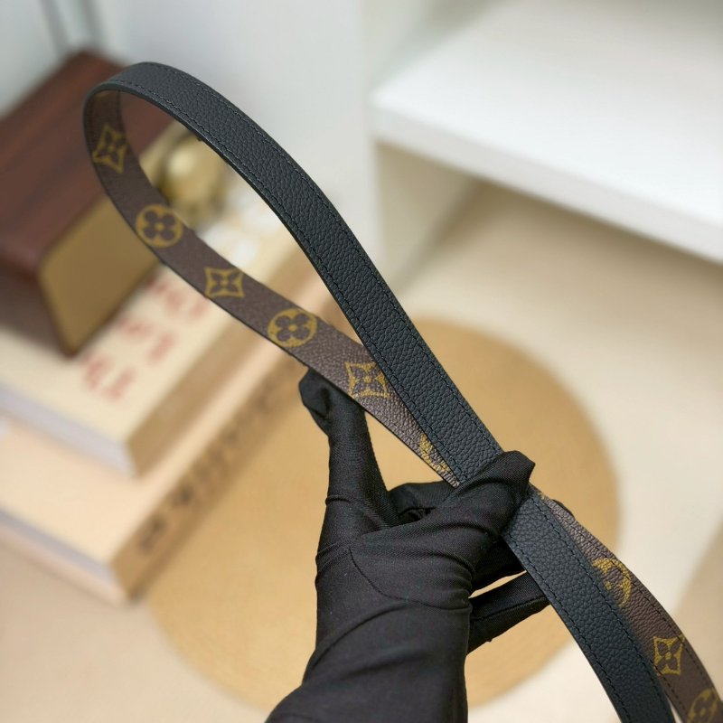 (近全新、稀有釋出✨)🏷LV 路易威登.Neverfull Inside Out MM 雙面小托特 芯片款 M28347-17