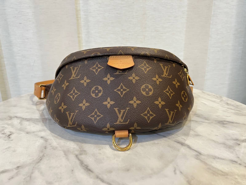 LV 原花金釦Bumbag胸口腰包M43644-0