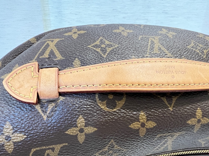 LV 原花金釦Bumbag胸口腰包M43644-4