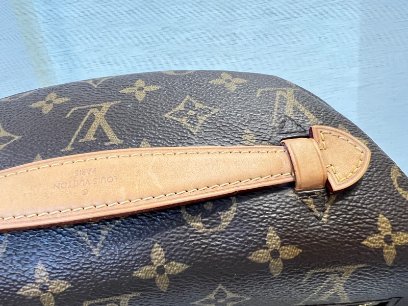 LV 原花金釦Bumbag胸口腰包M43644-5