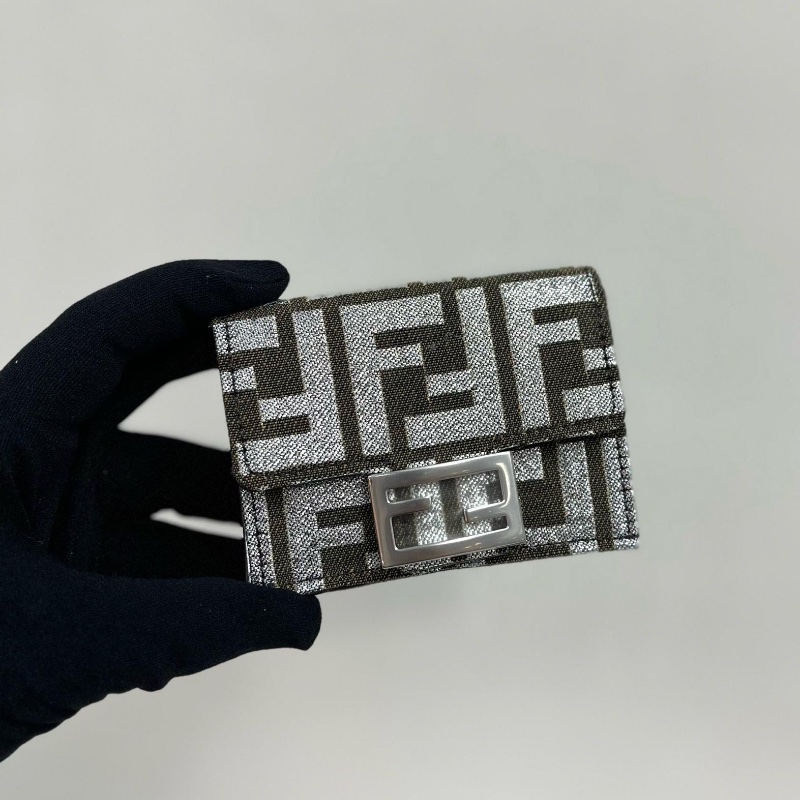 Fendi Baguette wallet-0