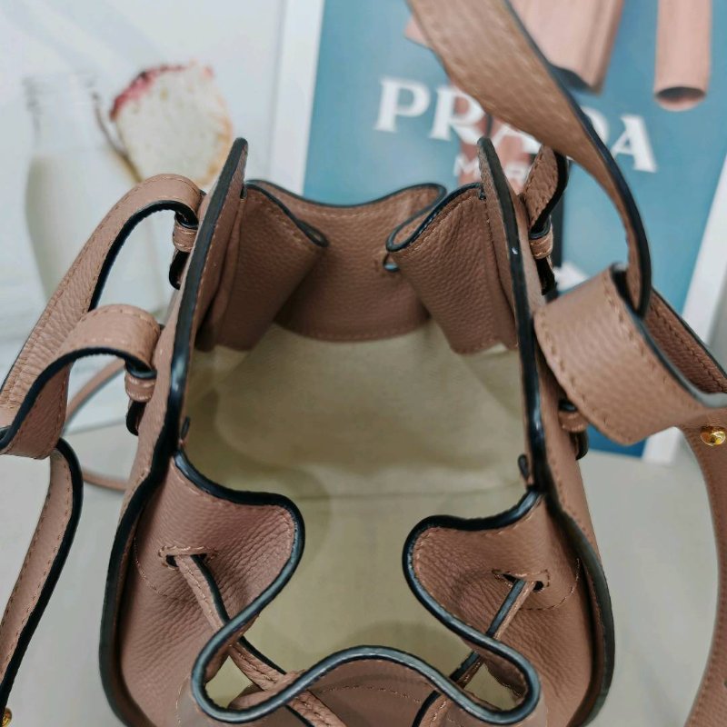 LOEWE Hammock 吊床包 深豆沙色壓紋LOGO 牛皮 mini-5